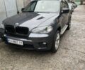 Серый БМВ Х5, объемом двигателя 3 л и пробегом 199 тыс. км за 18500 $, фото 1 на Automoto.ua