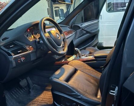 Серый БМВ Х5, объемом двигателя 3 л и пробегом 255 тыс. км за 12500 $, фото 1 на Automoto.ua