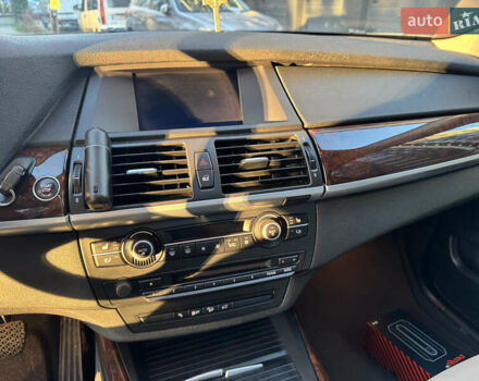 Серый БМВ Х5, объемом двигателя 3 л и пробегом 287 тыс. км за 15500 $, фото 39 на Automoto.ua