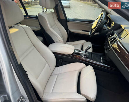 Серый БМВ Х5, объемом двигателя 3 л и пробегом 287 тыс. км за 15500 $, фото 47 на Automoto.ua