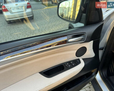 Серый БМВ Х5, объемом двигателя 3 л и пробегом 287 тыс. км за 15500 $, фото 43 на Automoto.ua
