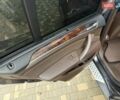 Серый БМВ Х5, объемом двигателя 3 л и пробегом 320 тыс. км за 16900 $, фото 65 на Automoto.ua
