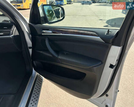 Сірий БМВ Х5, об'ємом двигуна 2.98 л та пробігом 168 тис. км за 13000 $, фото 9 на Automoto.ua
