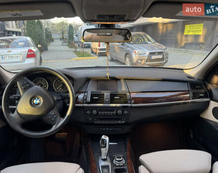 Серый БМВ Х5, объемом двигателя 3 л и пробегом 287 тыс. км за 15500 $, фото 36 на Automoto.ua