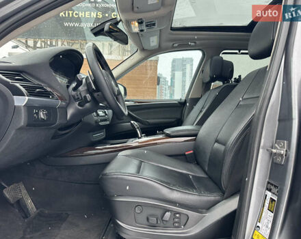 Сірий БМВ Х5, об'ємом двигуна 3 л та пробігом 304 тис. км за 11990 $, фото 33 на Automoto.ua