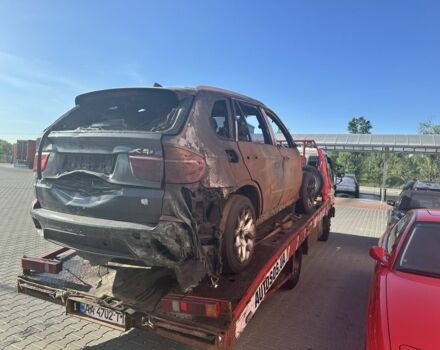 Серый БМВ Х5, объемом двигателя 3 л и пробегом 150 тыс. км за 100 $, фото 3 на Automoto.ua