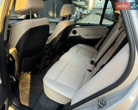 Серый БМВ Х5, объемом двигателя 3 л и пробегом 287 тыс. км за 15500 $, фото 33 на Automoto.ua