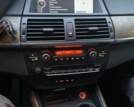 Серый БМВ Х5, объемом двигателя 3 л и пробегом 199 тыс. км за 18500 $, фото 2 на Automoto.ua