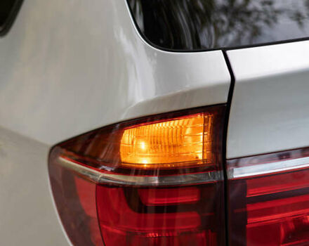 Сірий БМВ Х5, об'ємом двигуна 3 л та пробігом 237 тис. км за 19900 $, фото 20 на Automoto.ua