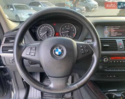 Серый БМВ Х5, объемом двигателя 3 л и пробегом 304 тыс. км за 14390 $, фото 16 на Automoto.ua
