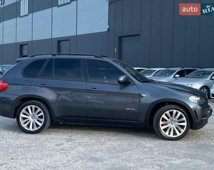 Серый БМВ Х5, объемом двигателя 3 л и пробегом 304 тыс. км за 14390 $, фото 3 на Automoto.ua