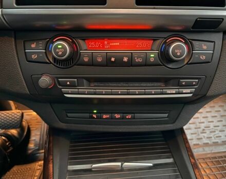 Сірий БМВ Х5, об'ємом двигуна 3 л та пробігом 168 тис. км за 12300 $, фото 21 на Automoto.ua