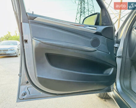 Серый БМВ Х5, объемом двигателя 2.98 л и пробегом 216 тыс. км за 14700 $, фото 16 на Automoto.ua