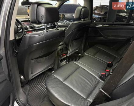 Серый БМВ Х5, объемом двигателя 2.98 л и пробегом 265 тыс. км за 14000 $, фото 7 на Automoto.ua