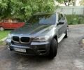 Серый БМВ Х5, объемом двигателя 3 л и пробегом 300 тыс. км за 17500 $, фото 1 на Automoto.ua