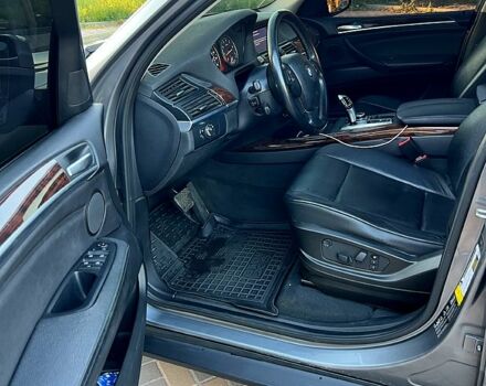Серый БМВ Х5, объемом двигателя 3 л и пробегом 225 тыс. км за 12700 $, фото 4 на Automoto.ua
