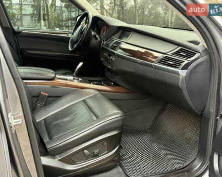 Серый БМВ Х5, объемом двигателя 2.98 л и пробегом 180 тыс. км за 12500 $, фото 14 на Automoto.ua