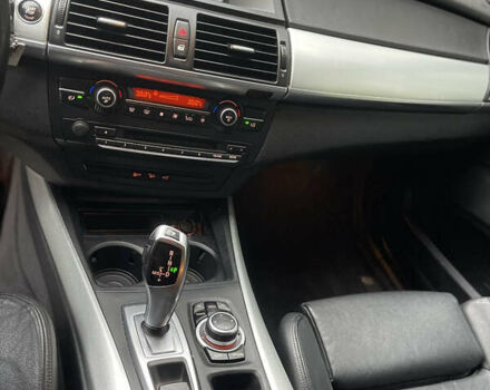 Сірий БМВ Х5, об'ємом двигуна 2.98 л та пробігом 246 тис. км за 13000 $, фото 3 на Automoto.ua