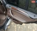 Серый БМВ Х5, объемом двигателя 3 л и пробегом 320 тыс. км за 16900 $, фото 70 на Automoto.ua