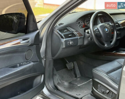Сірий БМВ Х5, об'ємом двигуна 2.98 л та пробігом 180 тис. км за 13500 $, фото 19 на Automoto.ua