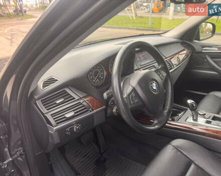 Серый БМВ Х5, объемом двигателя 2.98 л и пробегом 214 тыс. км за 15500 $, фото 12 на Automoto.ua