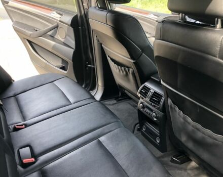 Серый БМВ Х5, объемом двигателя 3 л и пробегом 265 тыс. км за 14400 $, фото 2 на Automoto.ua