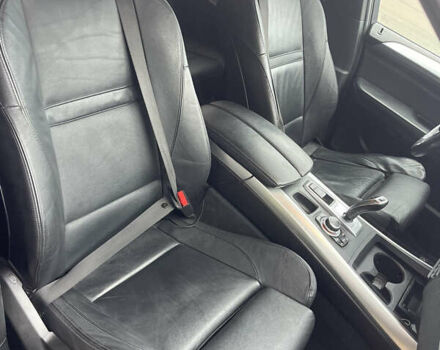 Сірий БМВ Х5, об'ємом двигуна 2.98 л та пробігом 246 тис. км за 13000 $, фото 9 на Automoto.ua