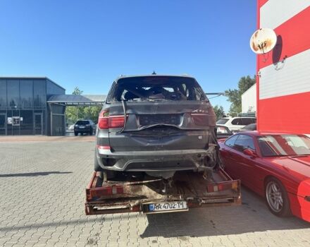 Серый БМВ Х5, объемом двигателя 3 л и пробегом 150 тыс. км за 100 $, фото 2 на Automoto.ua
