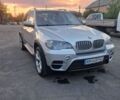 Серый БМВ Х5, объемом двигателя 3 л и пробегом 390 тыс. км за 15500 $, фото 1 на Automoto.ua