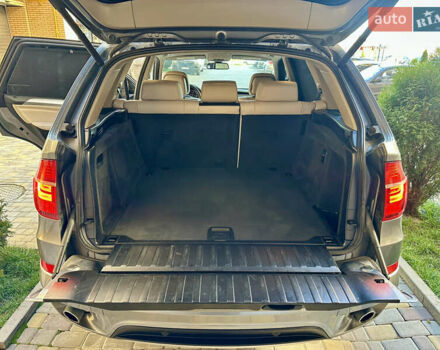 Серый БМВ Х5, объемом двигателя 3 л и пробегом 311 тыс. км за 16900 $, фото 27 на Automoto.ua