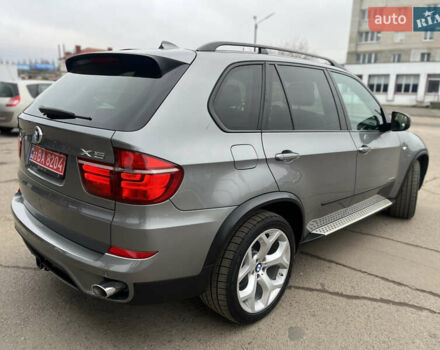 Серый БМВ Х5, объемом двигателя 3 л и пробегом 242 тыс. км за 18450 $, фото 1 на Automoto.ua