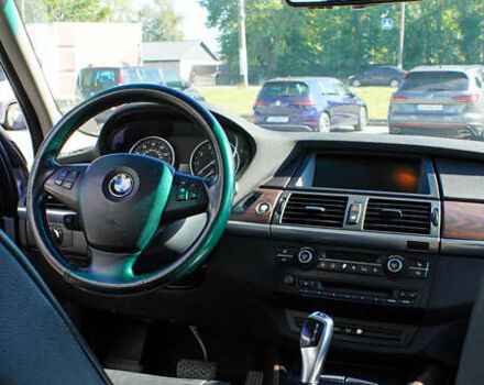 Серый БМВ Х5, объемом двигателя 3 л и пробегом 258 тыс. км за 12950 $, фото 21 на Automoto.ua