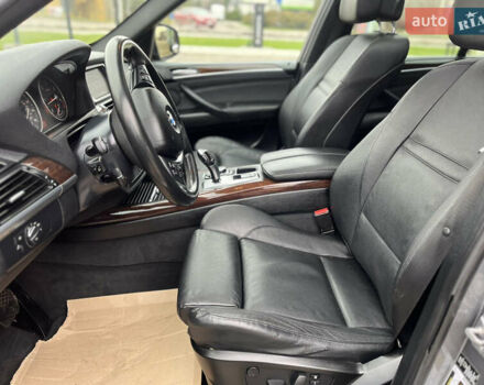 Серый БМВ Х5, объемом двигателя 3 л и пробегом 242 тыс. км за 18450 $, фото 13 на Automoto.ua