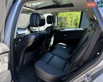 Серый БМВ Х5, объемом двигателя 3 л и пробегом 253 тыс. км за 15700 $, фото 63 на Automoto.ua