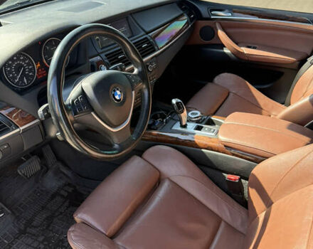 Серый БМВ Х5, объемом двигателя 3 л и пробегом 242 тыс. км за 21000 $, фото 11 на Automoto.ua