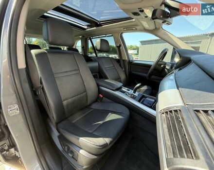 Серый БМВ Х5, объемом двигателя 3 л и пробегом 253 тыс. км за 15700 $, фото 57 на Automoto.ua