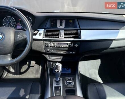 Серый БМВ Х5, объемом двигателя 3 л и пробегом 253 тыс. км за 15800 $, фото 21 на Automoto.ua