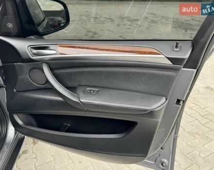 Серый БМВ Х5, объемом двигателя 3 л и пробегом 190 тыс. км за 16900 $, фото 19 на Automoto.ua