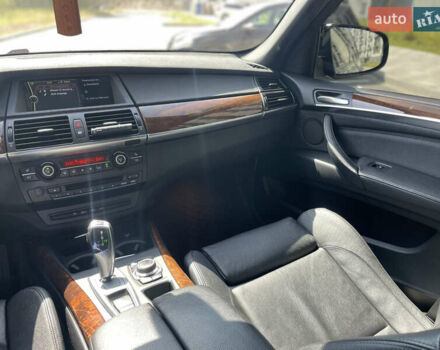 Серый БМВ Х5, объемом двигателя 3 л и пробегом 160 тыс. км за 22000 $, фото 14 на Automoto.ua