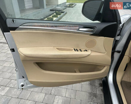 Серый БМВ Х5, объемом двигателя 3 л и пробегом 275 тыс. км за 13900 $, фото 18 на Automoto.ua