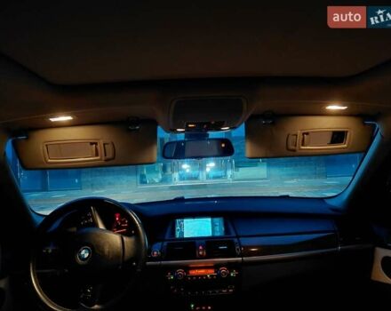 Серый БМВ Х5, объемом двигателя 3 л и пробегом 250 тыс. км за 15700 $, фото 53 на Automoto.ua