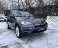 Серый БМВ Х5, объемом двигателя 3 л и пробегом 220 тыс. км за 15900 $, фото 1 на Automoto.ua