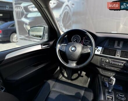 Серый БМВ Х5, объемом двигателя 3 л и пробегом 253 тыс. км за 15700 $, фото 47 на Automoto.ua