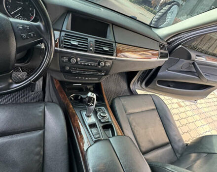 Серый БМВ Х5, объемом двигателя 2.98 л и пробегом 300 тыс. км за 13500 $, фото 9 на Automoto.ua