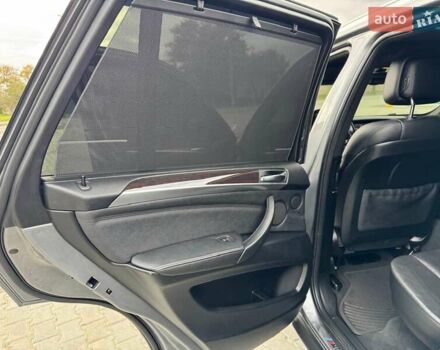 Серый БМВ Х5, объемом двигателя 3 л и пробегом 190 тыс. км за 16900 $, фото 23 на Automoto.ua