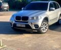 Серый БМВ Х5, объемом двигателя 3 л и пробегом 216 тыс. км за 16000 $, фото 1 на Automoto.ua