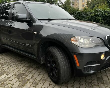 Серый БМВ Х5, объемом двигателя 3 л и пробегом 239 тыс. км за 13200 $, фото 2 на Automoto.ua