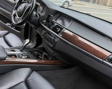 Сірий БМВ Х5, об'ємом двигуна 3 л та пробігом 320 тис. км за 16500 $, фото 4 на Automoto.ua