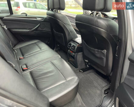 Серый БМВ Х5, объемом двигателя 3 л и пробегом 242 тыс. км за 18450 $, фото 17 на Automoto.ua