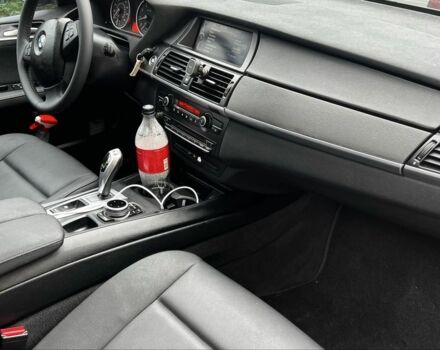 Серый БМВ Х5, объемом двигателя 3 л и пробегом 239 тыс. км за 13200 $, фото 6 на Automoto.ua